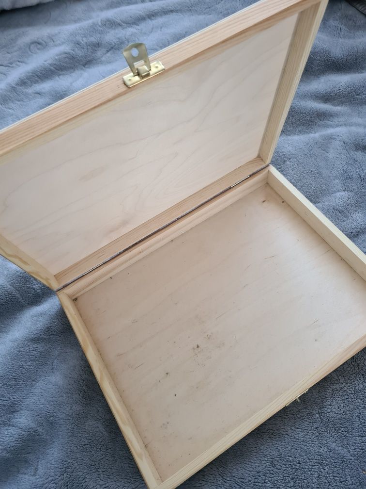 Skrzynia drewniana, pudełko, szkatułka