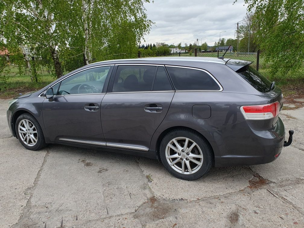 Toyota Avensis t27