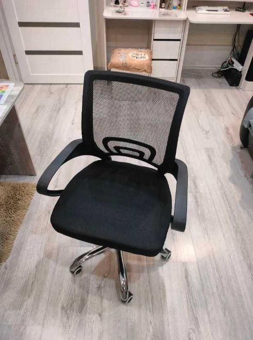 крісло офісне сітчасте крісло для дому комп'ютерне чорне