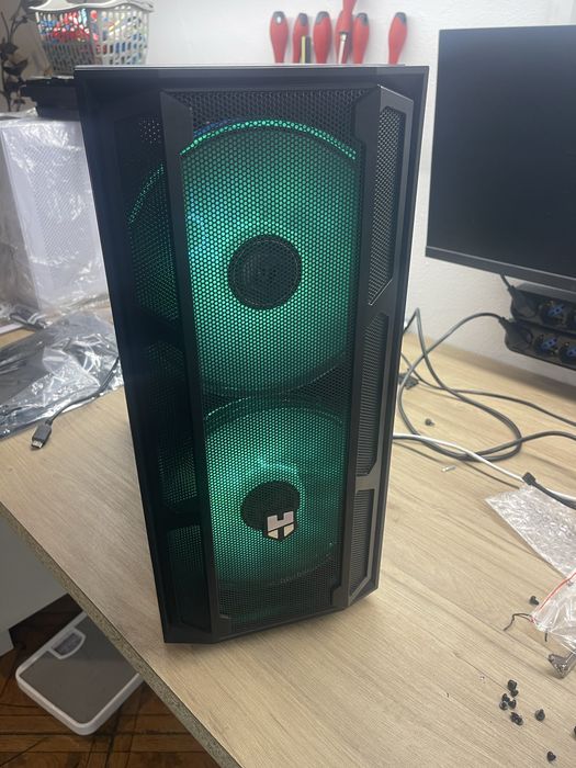 Pc gaming Ryzen7600X/32GbDDR5/RX6800