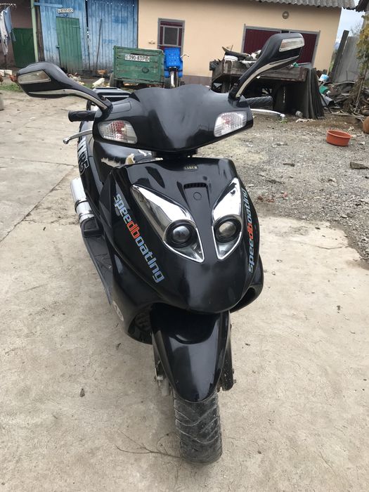 Скутер в хорошому стані, сів і поєгав