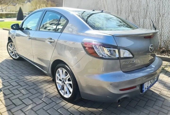 Продам Mazda 3 2012