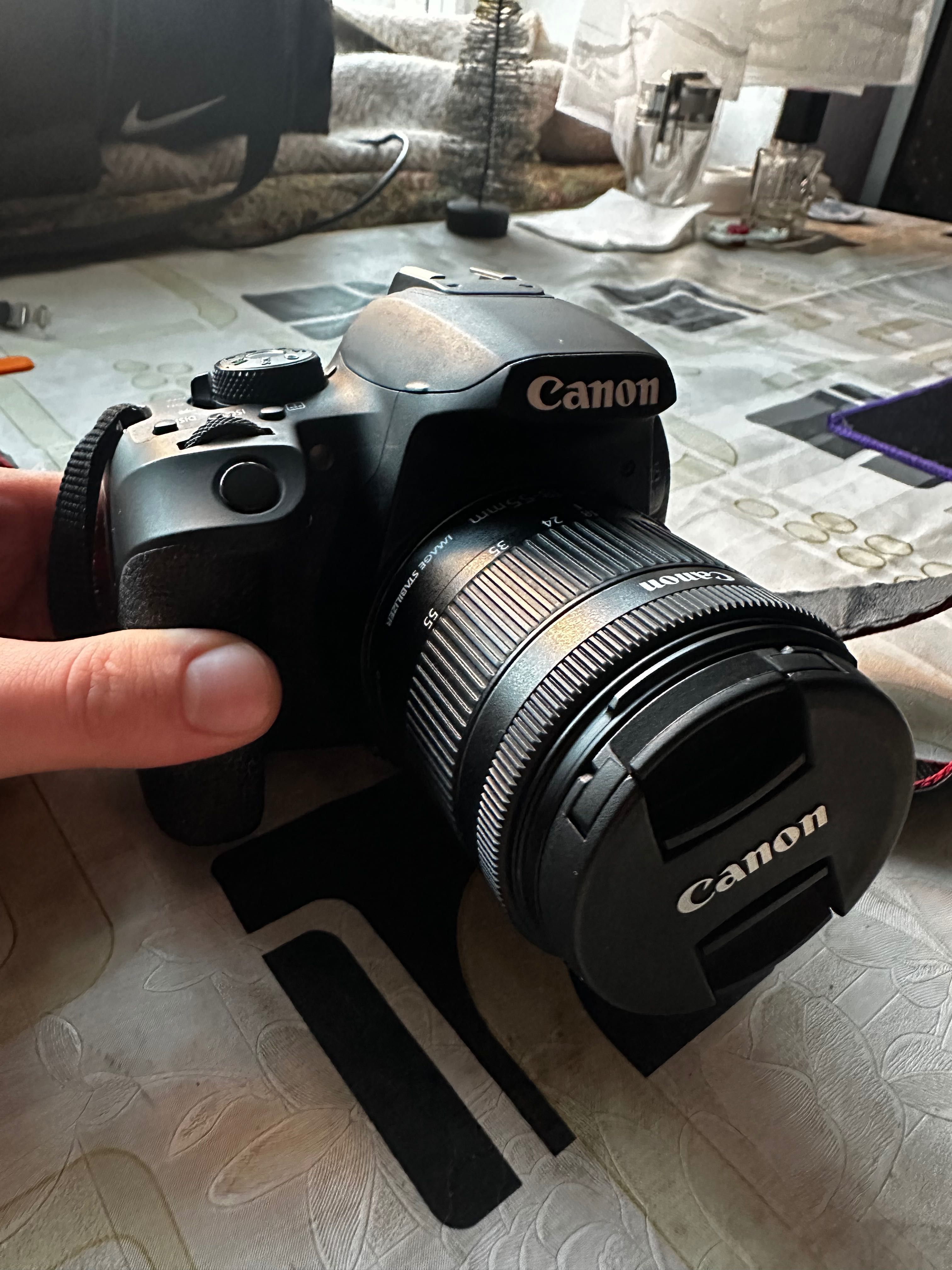 Камера Canon 850D