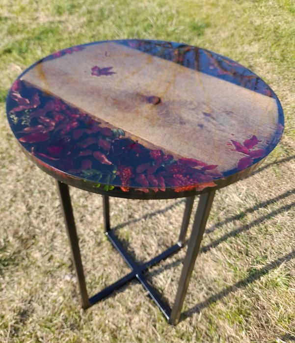 Виріб з епоксидноі смоли (столик).