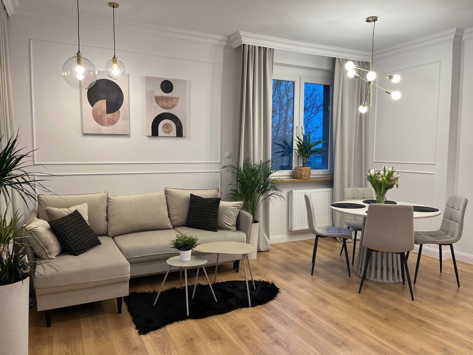 Piękne 2 pokoje w kamienicy, Plac Hallera