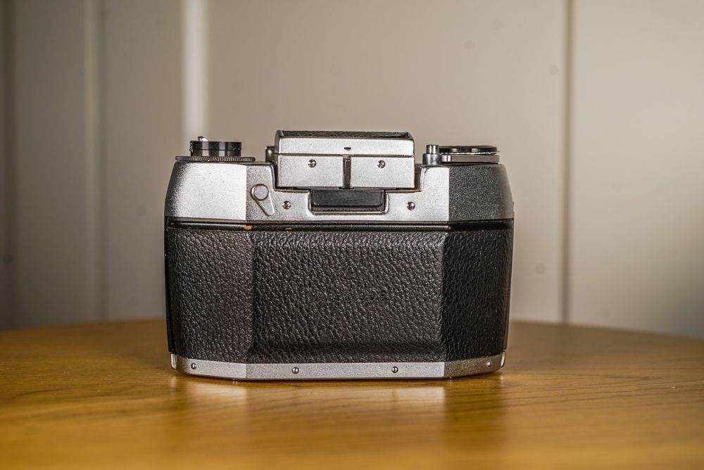 Aparat analogowy exa 1b m42 kominek