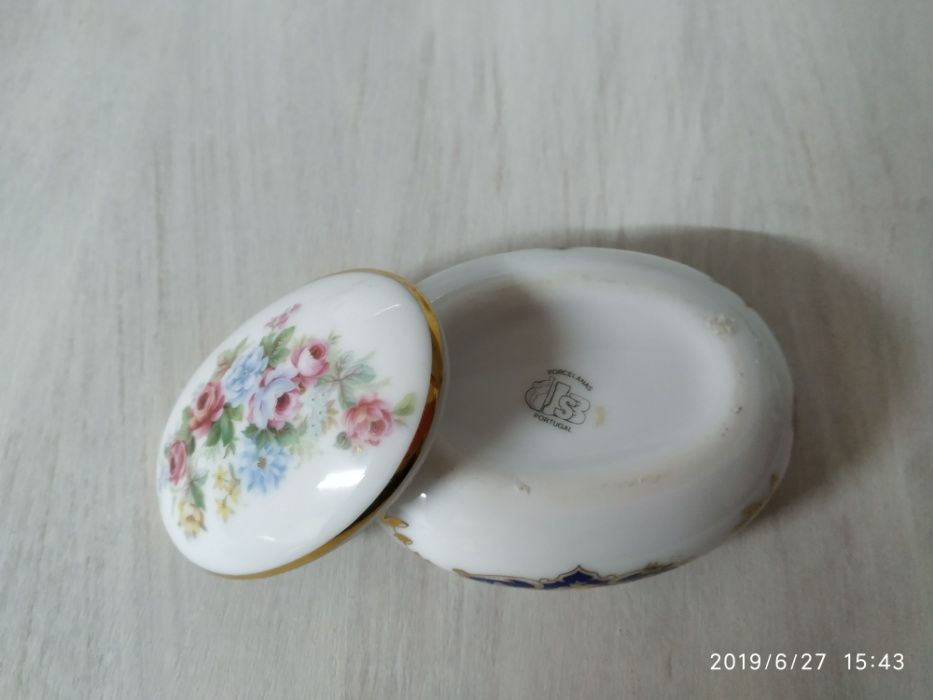 Portes incluídos-Guarda jóias - porcelana portuguesa