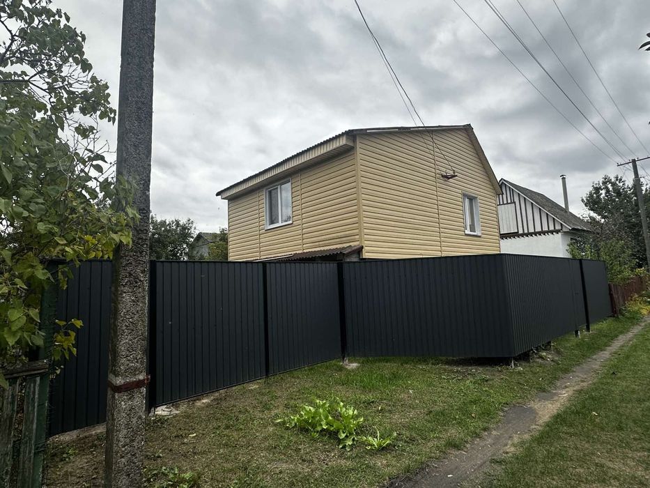 Дача для сімейного та активного відпочинку біля води