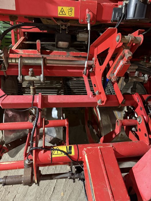 Kombajn ziemniaczany samobieżny grimme sf 150 60 ub (ropa avr)