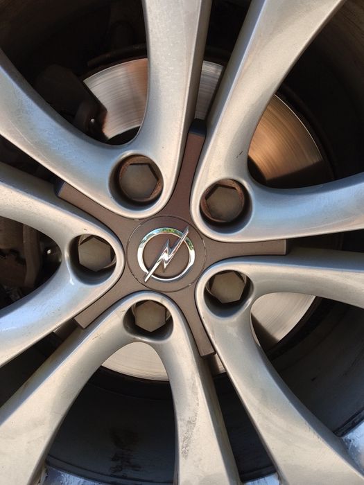 Оригінальні легкосплавні диски на Інсігнія