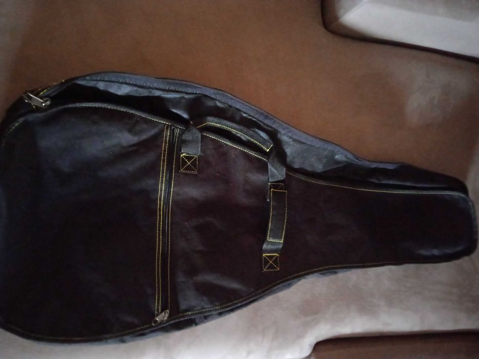 Vende se violão em bom estado