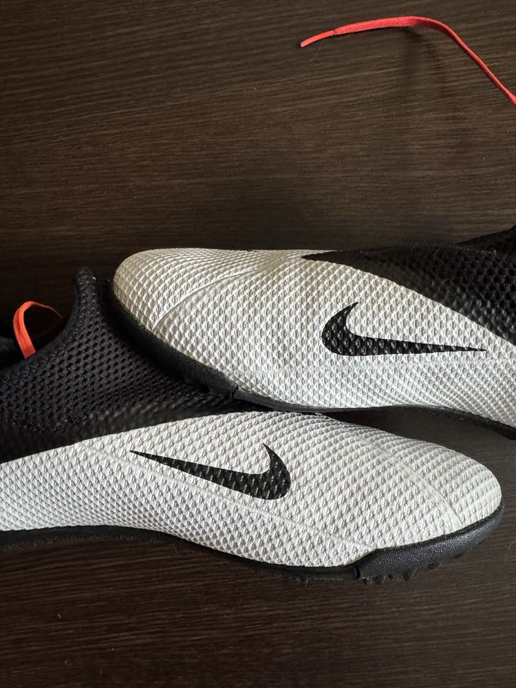 Сороконіжки Nike Phantom VSN 2 Academy DF TF