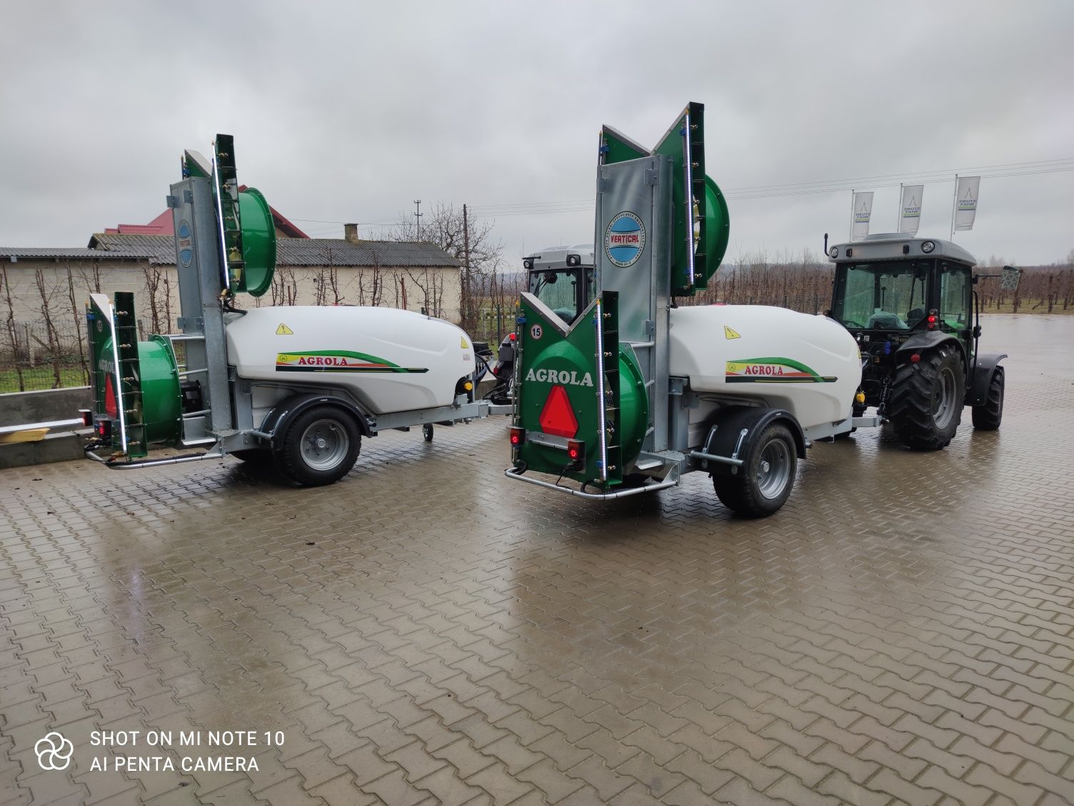 Opryskiwacz sadownicz Agrola 2000 v /Bravo 300