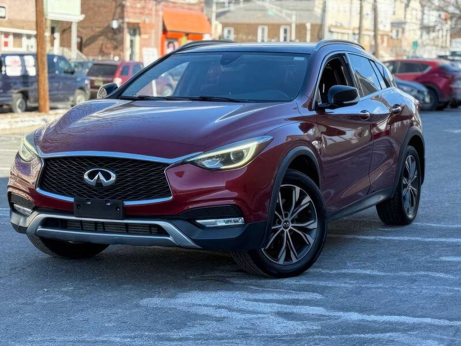 Infiniti QX30 Premium      2017