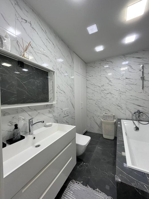 Продаж великої 3к квартири для сім'ї, з гаражем