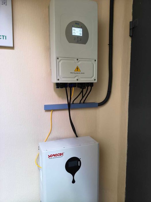 Гібридний інвертор Deye SUN-6k-SG05LP1-EU 6 кВт