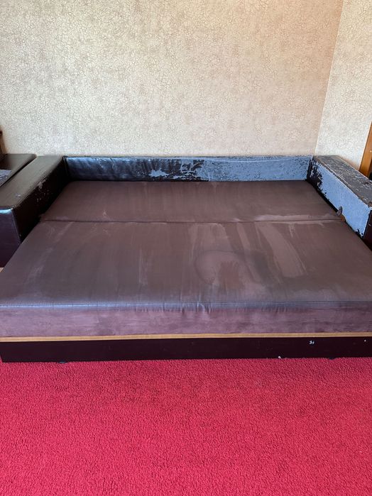 Продам розкладні диван з кріслом.