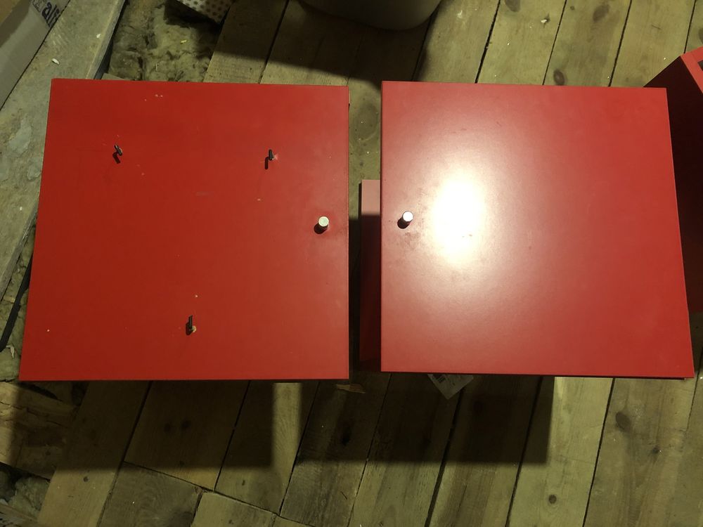 Czerwone wkłady do mebli IKEA