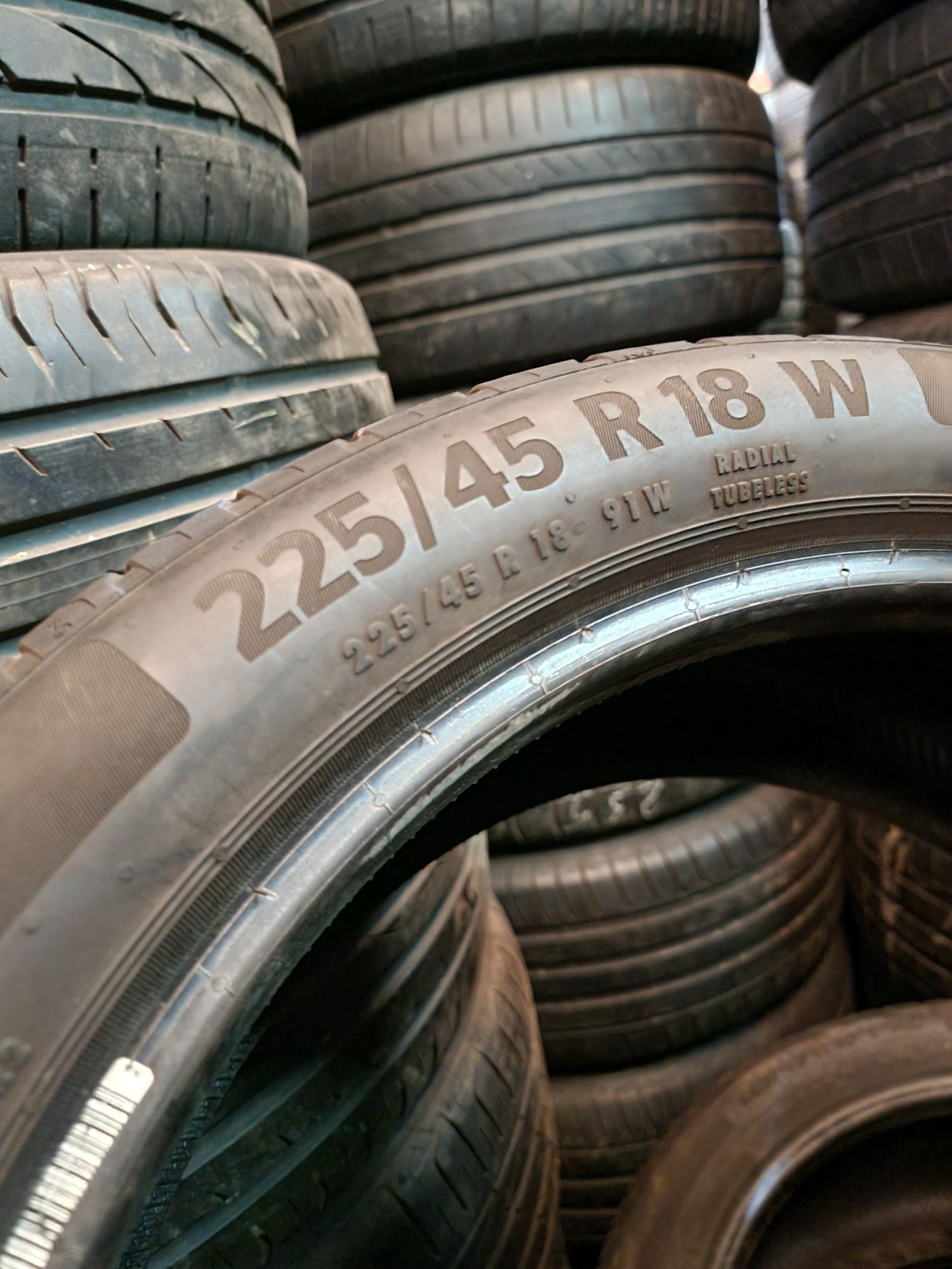 225/45R18 Continental EcoContact 6