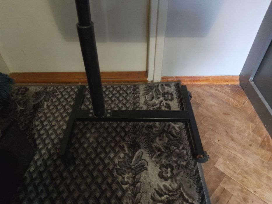 Stolik regulowany do laptopa