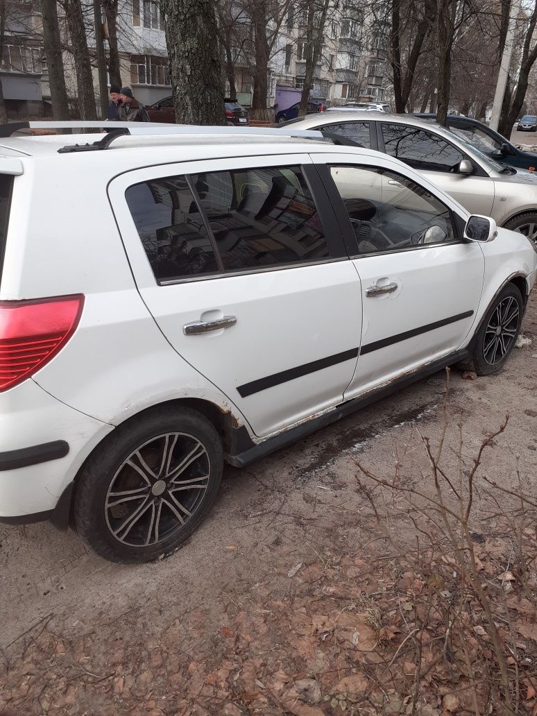 Geely MK Cross джили