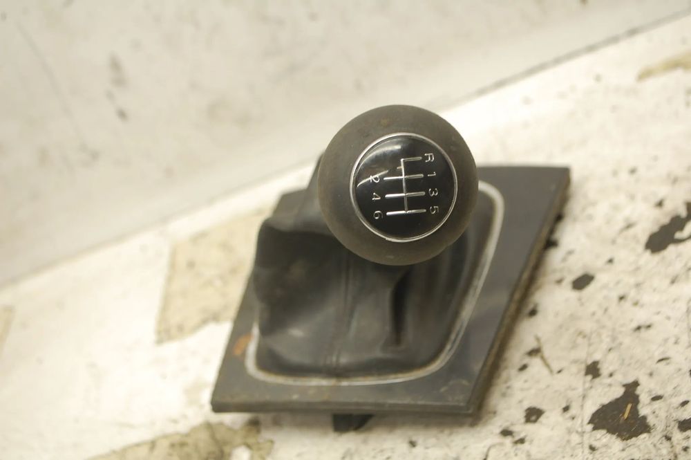 MIESZEK GAŁKA ZMIANY BIEGÓW 8P0864261D AUDI A3 8P 6 BIEGÓW