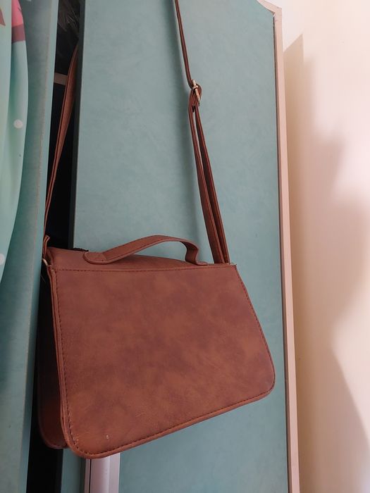 Коричнева сумка в ретро стилі