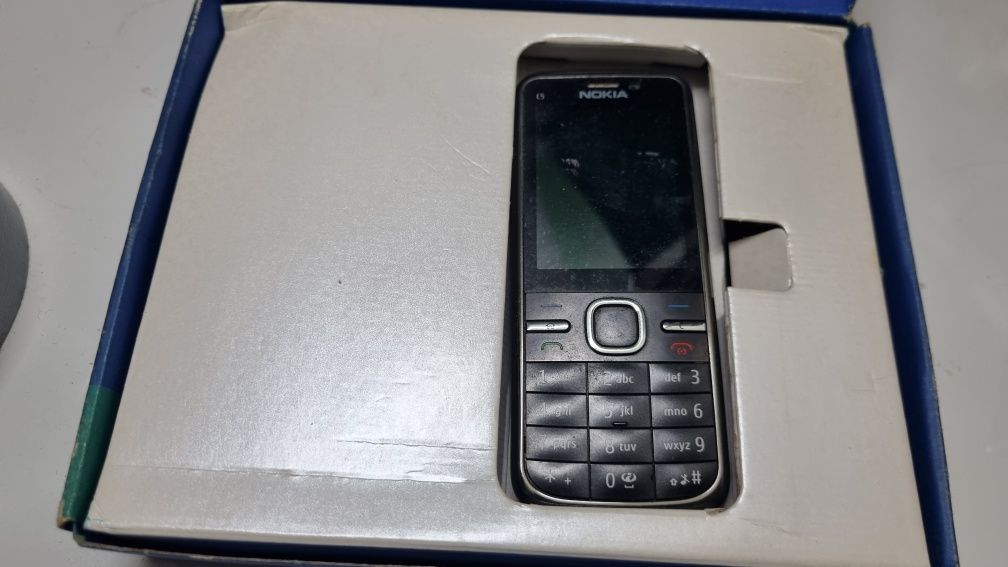 Telefon Nokia c5-00