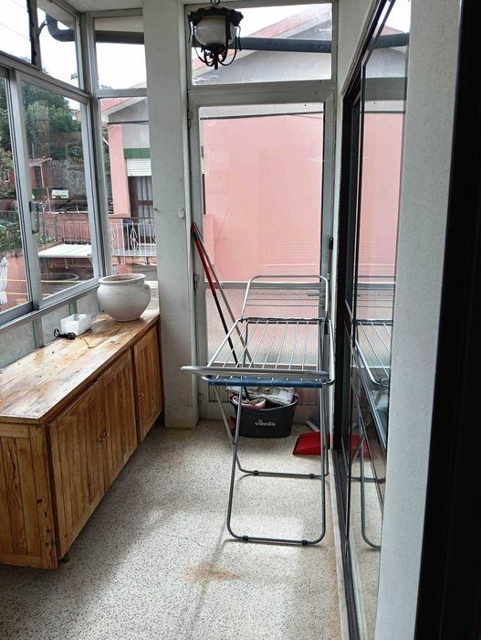 Moradia T8 com jardim e apartamento independente em Canelas