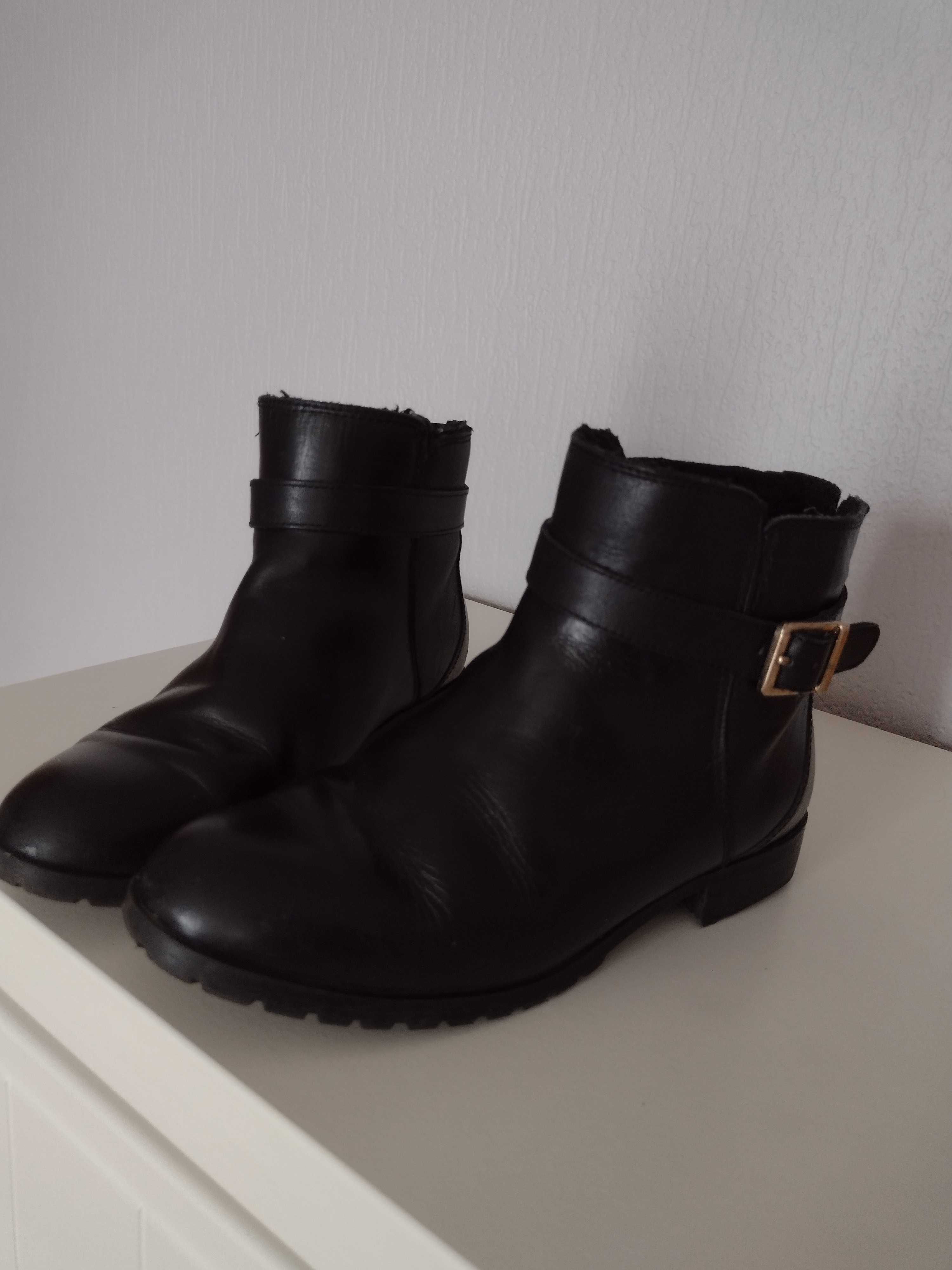 Czarne buty botki pull & bear 36