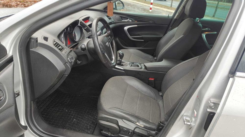 Opel Insignia  2010 r. Srebrny 2.0 TDI