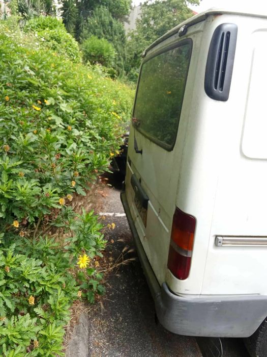 Vendo Ford Transit Muito Bem Estimada Sem Nada A Fazer