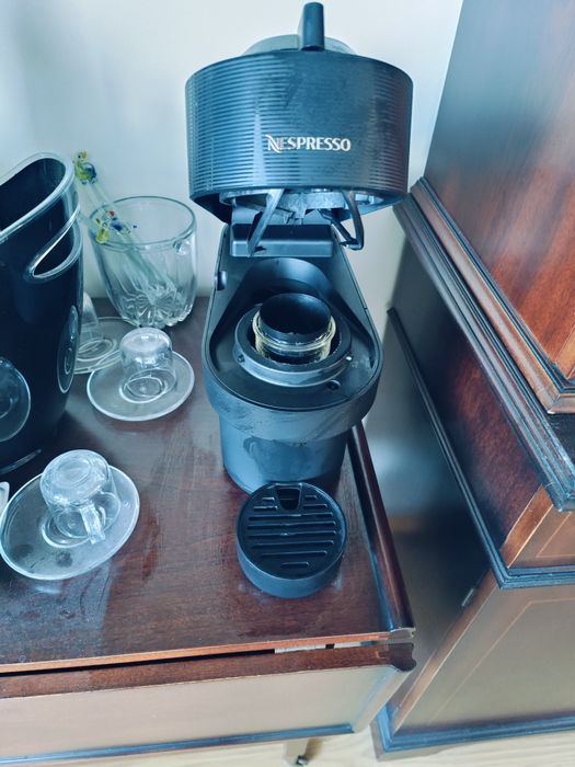 Máquina café Nespresso Vertuo