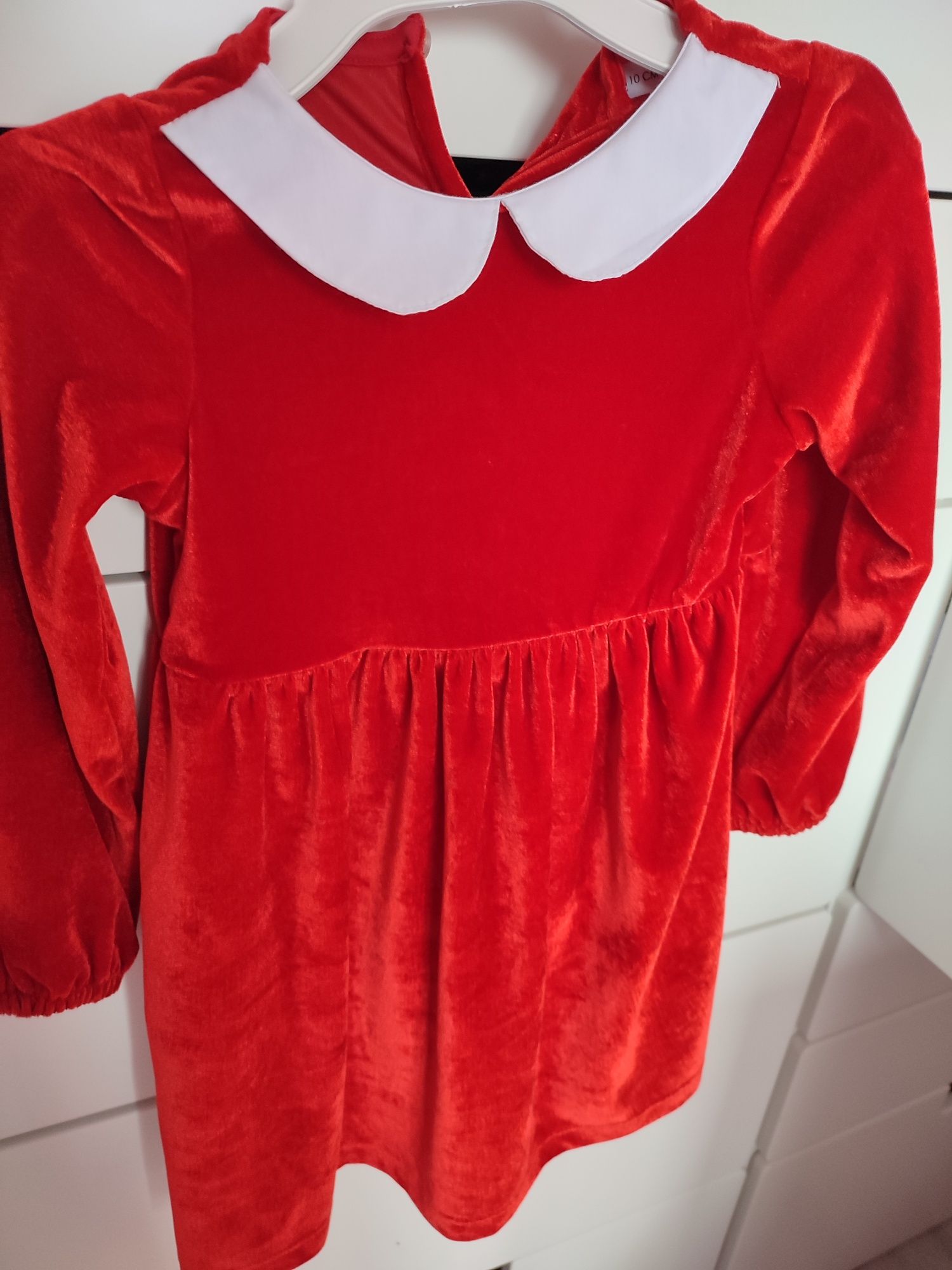 Sukienka czerwona  dziewczynka