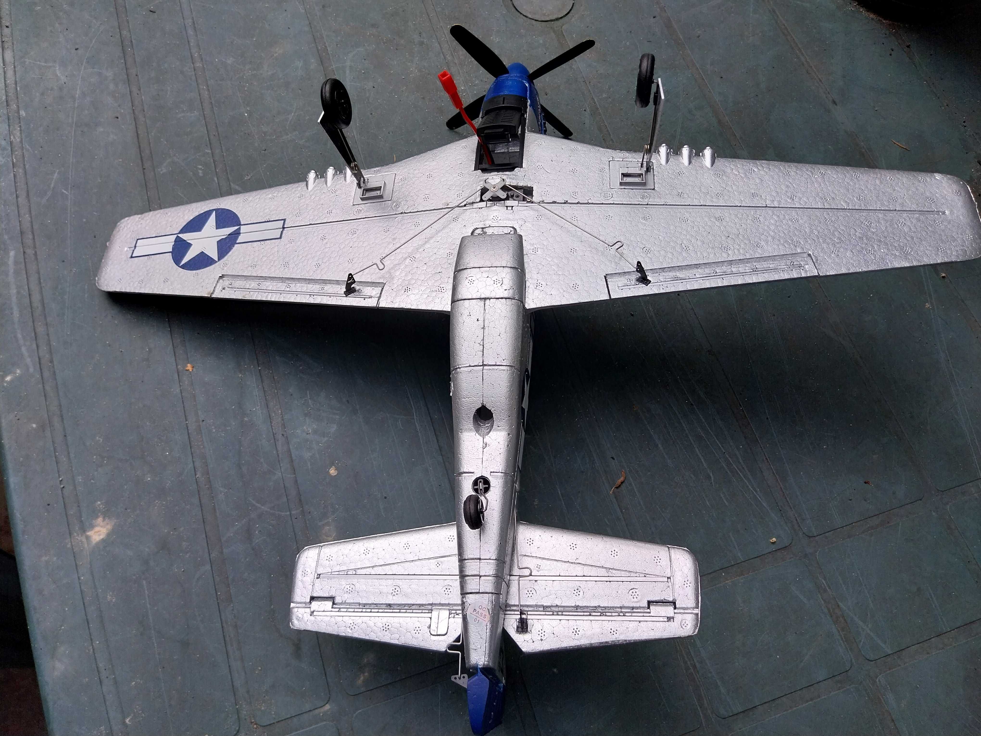 P51 Mustang RC model latający