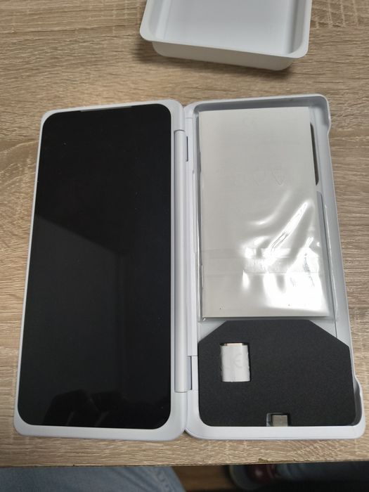 LG Velvet dual screen