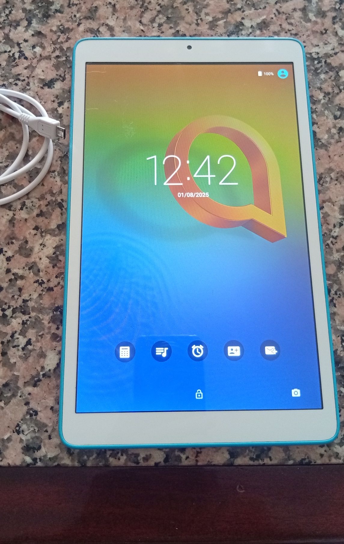 Tablet alcatel de 10 polegadas já com alguns anos mas a funcionar