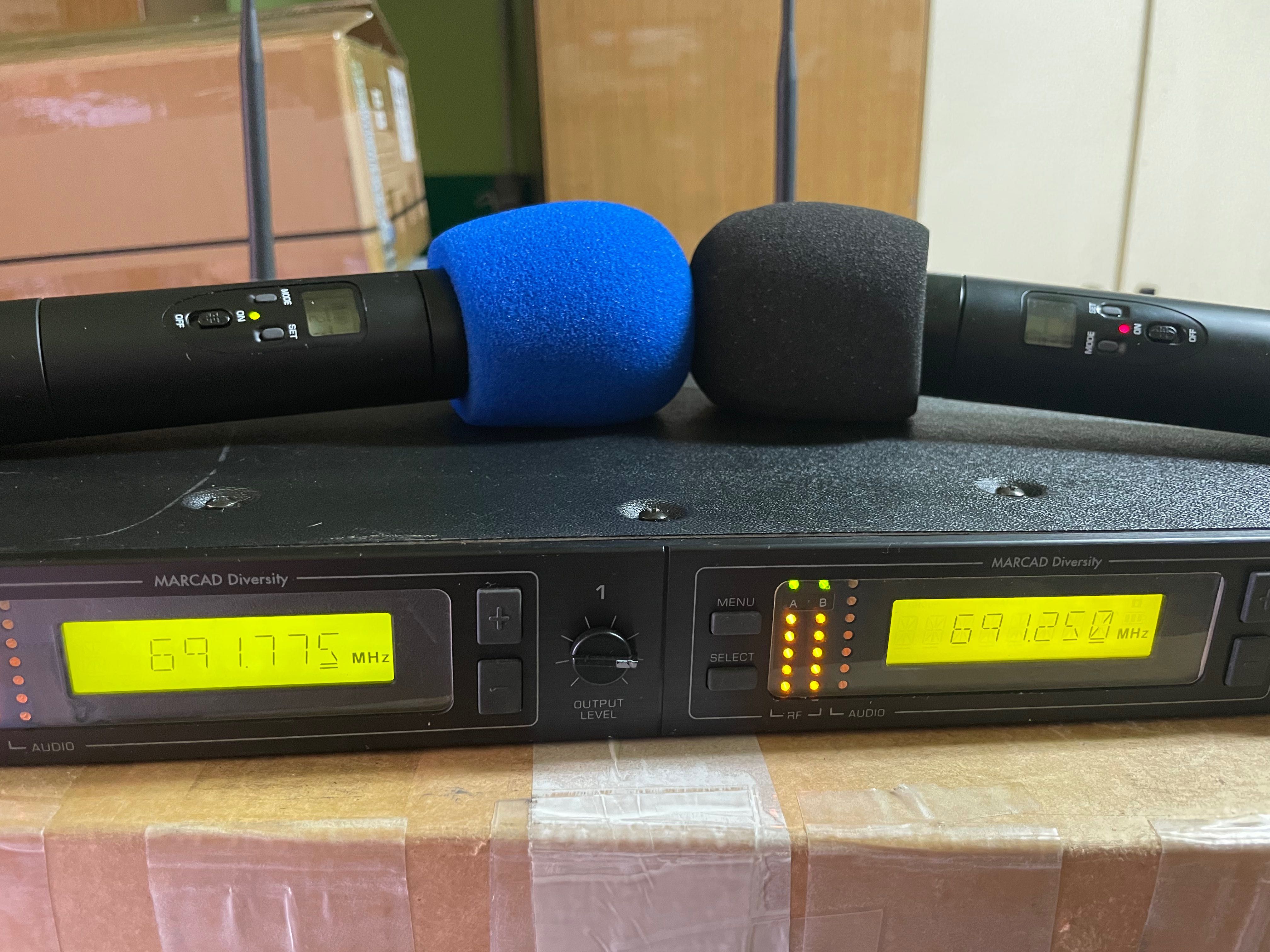 SHURE U4D dwa mikrofony zestaw profesjonalny pasmo 662-692 MHz