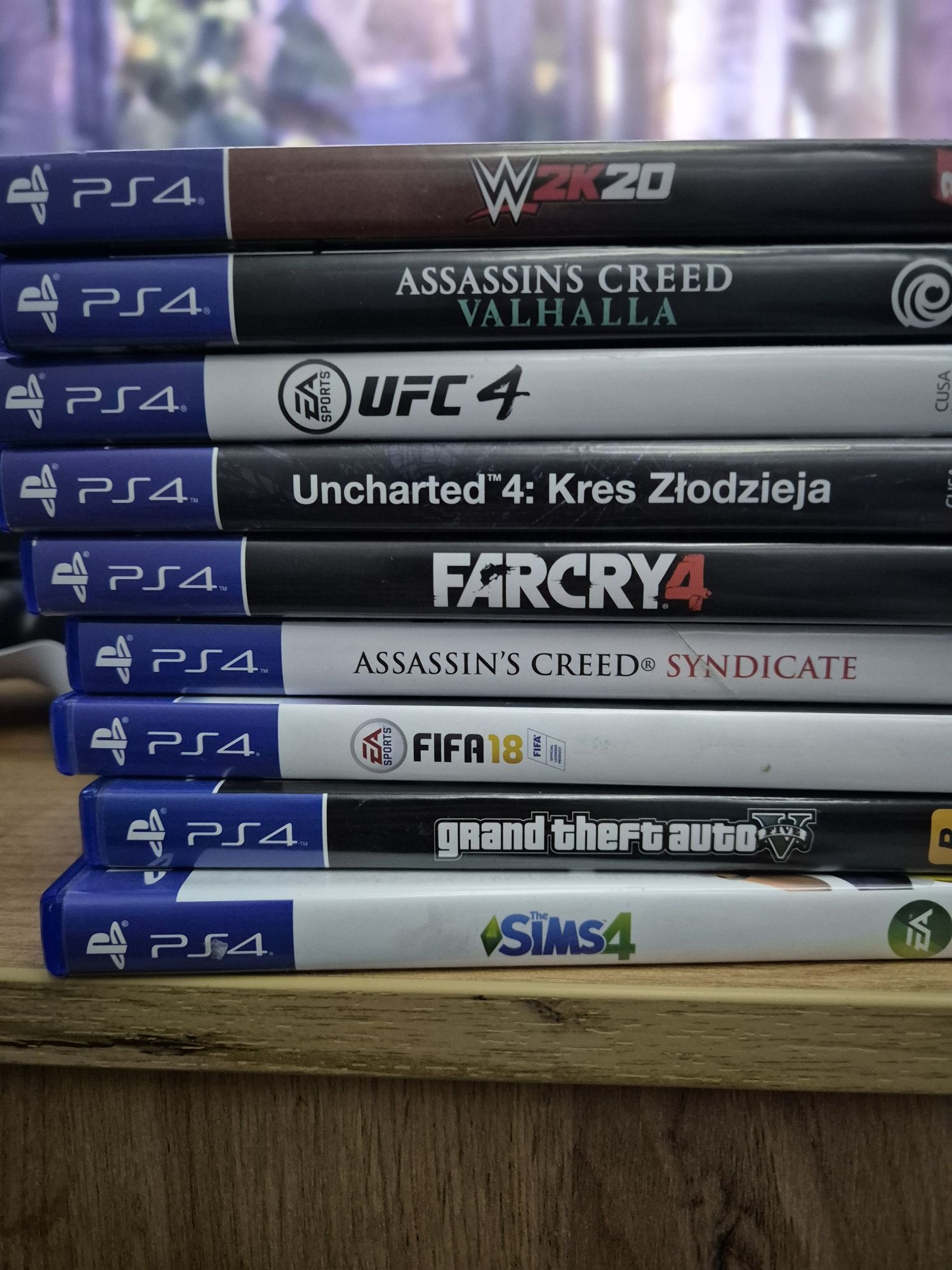Ps4 + 3 gry -  dobry stan