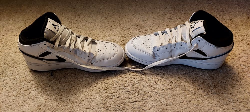 Buty Nike Air Jordan 1 Mid (GS) Białe rozmiar 38.5