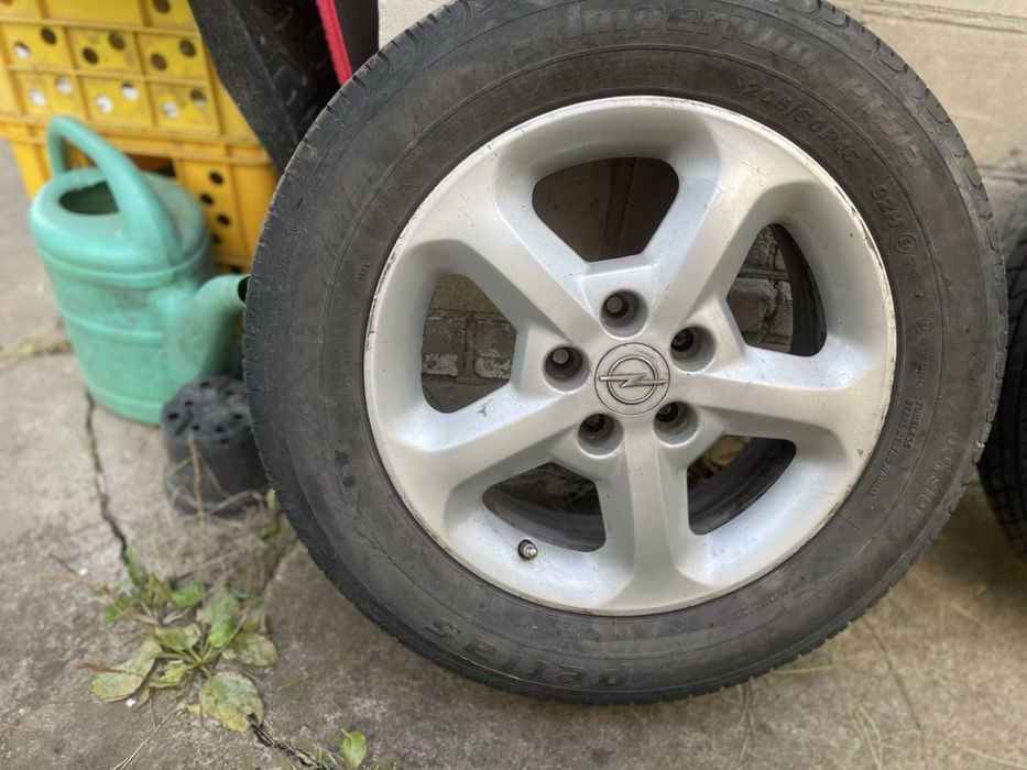 Диски opel zefira a в нарному стані R16