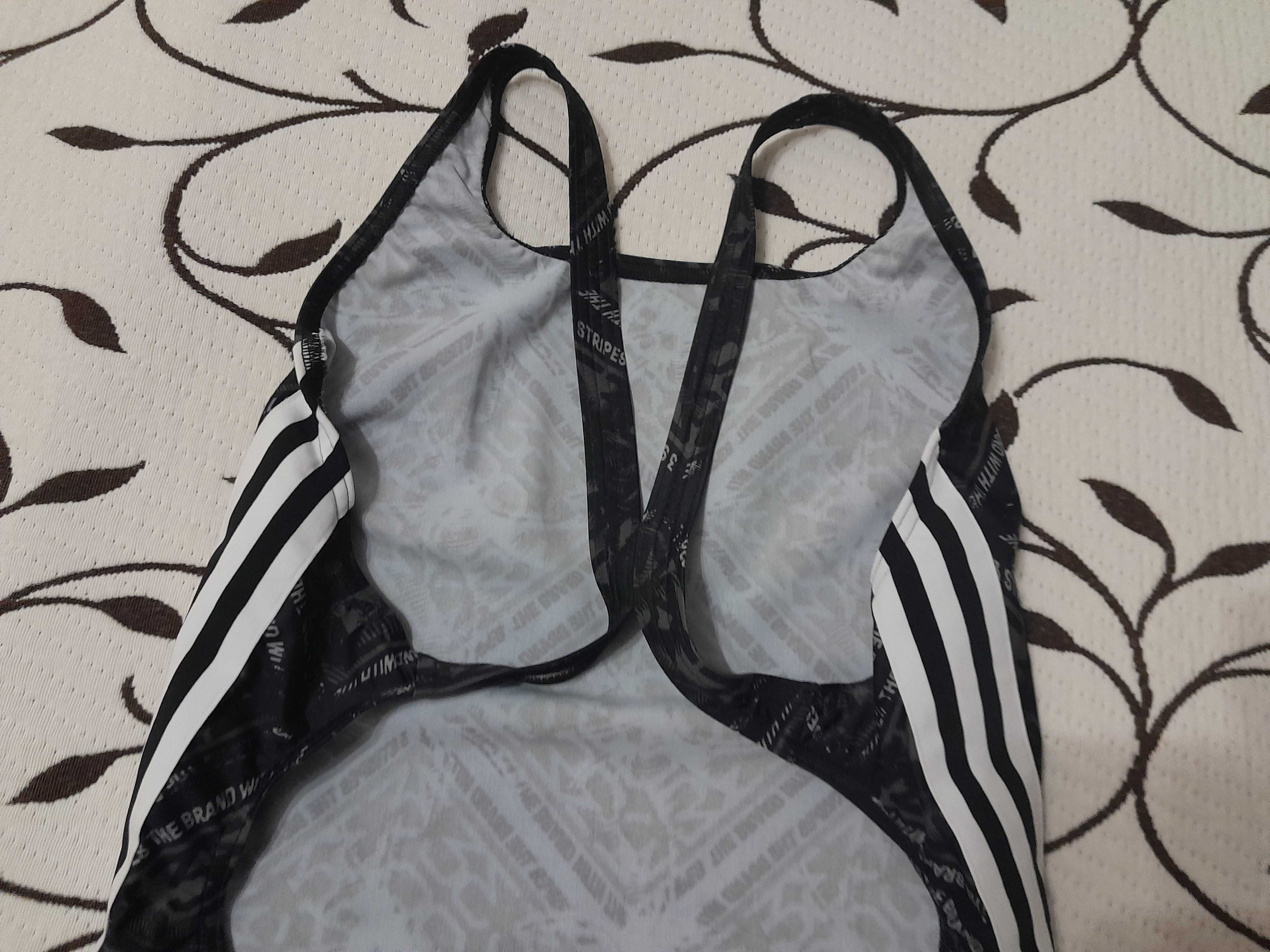 Купальник для бассейна женский, размер М, фирмы Adidas