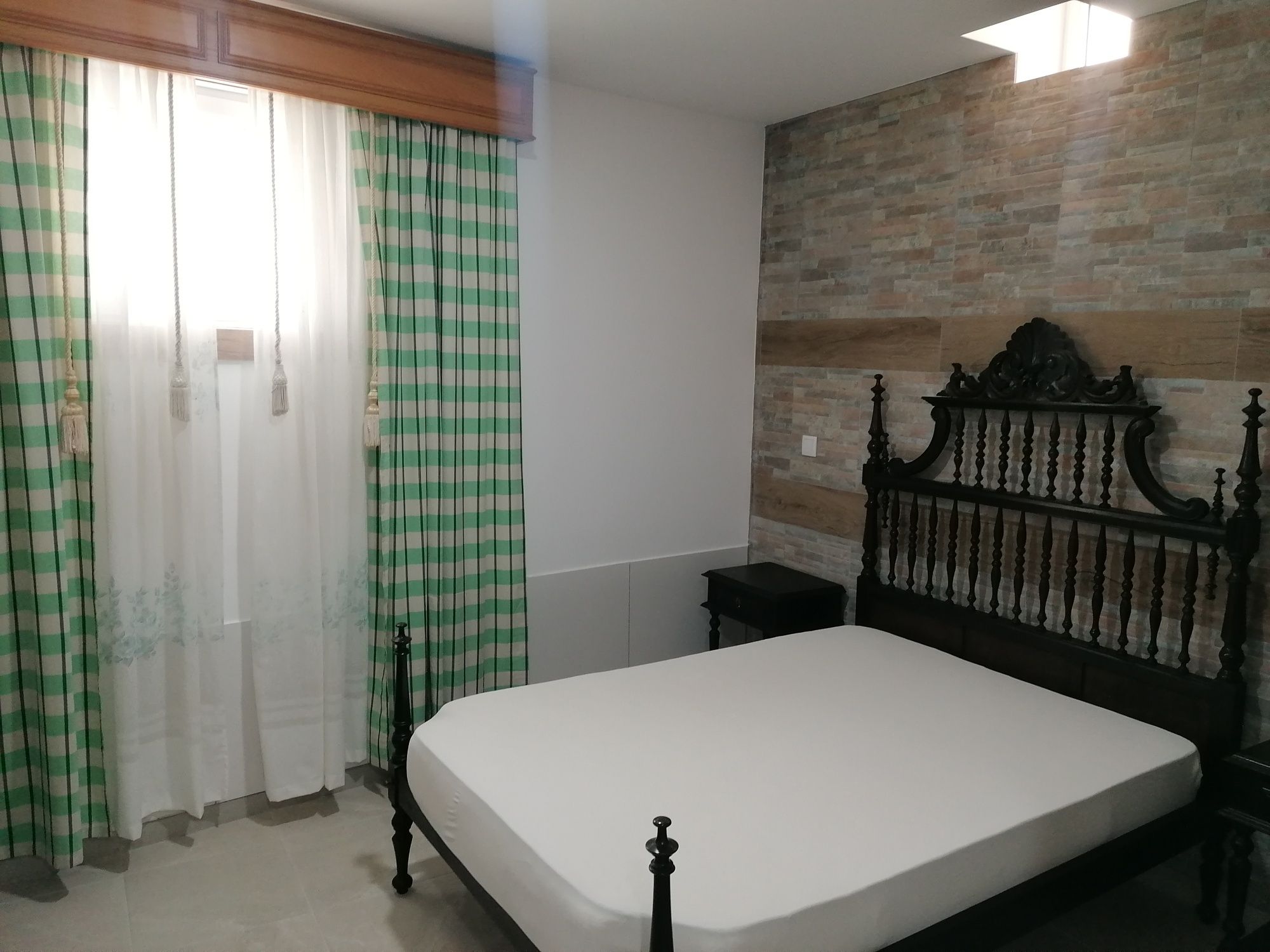 Quartos para casal, Rua badén Powell 94 Nogueira do Cravo, pindelo