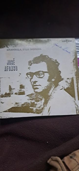 Zeca Afonso Grândola Vila Morena