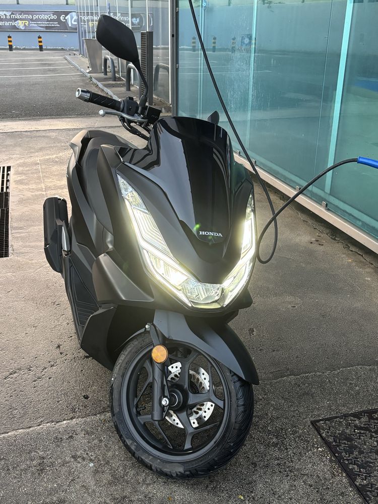 Honda PCX 125 Como Nova