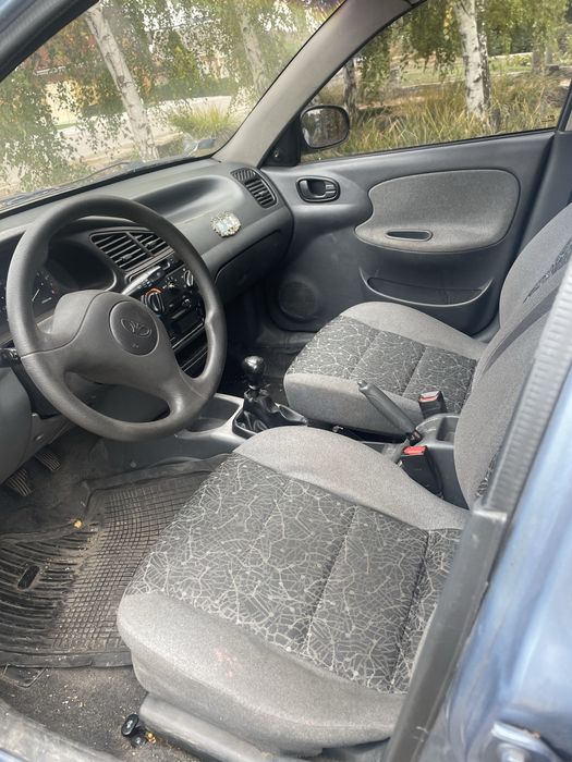 Продам Део ланос на уверенном ходу.