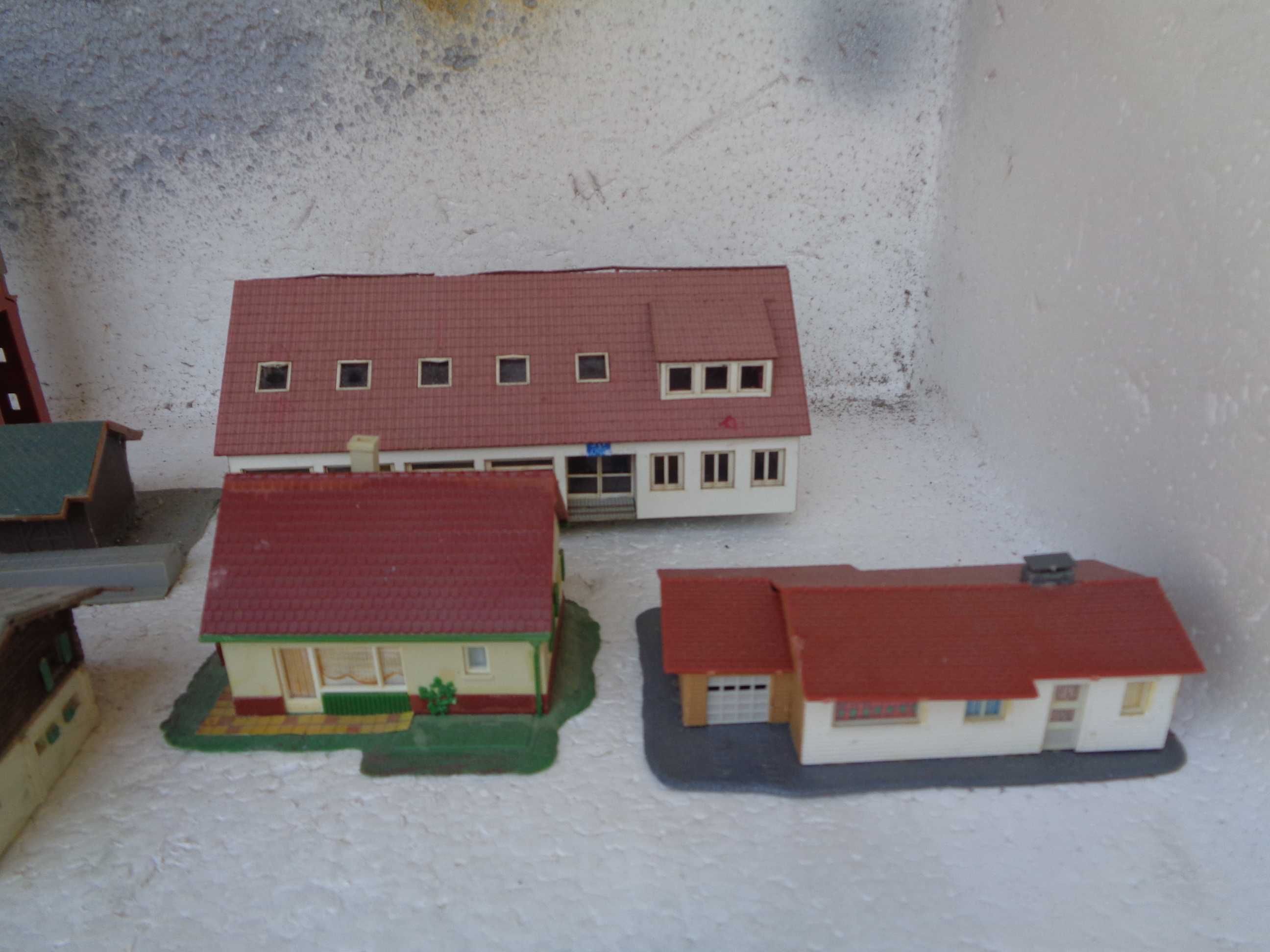 1:160 Lote de 11 construções diversas para pista comboio