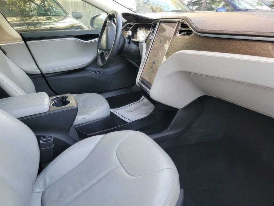 Tesla Model S      2013