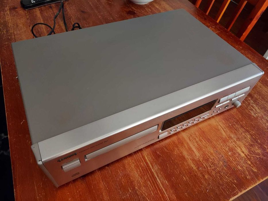 Odtwarzacz CD ONKYO R1 DX-7210