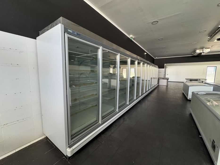 Arca de Congelação Profissional para Exposição - 10,35m x 1m x 2,2m